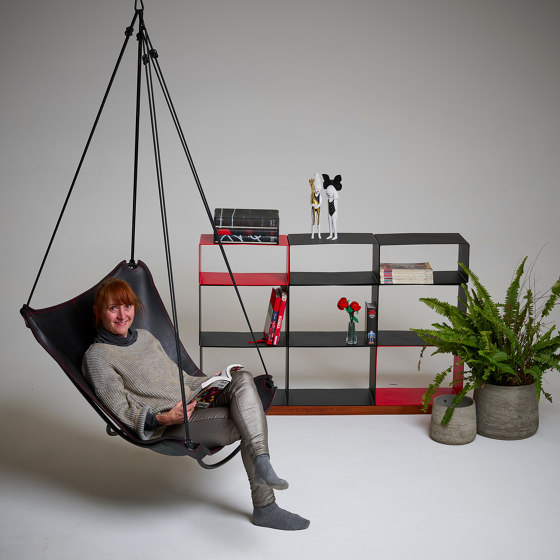 Butterfly Hanging Chair Black Frame | Balancelles | Studio Stirling