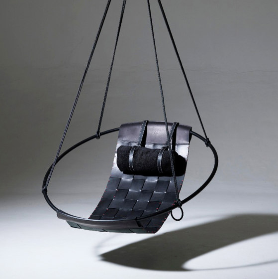 Sling Woven Hanging Chair | Columpios | Studio Stirling