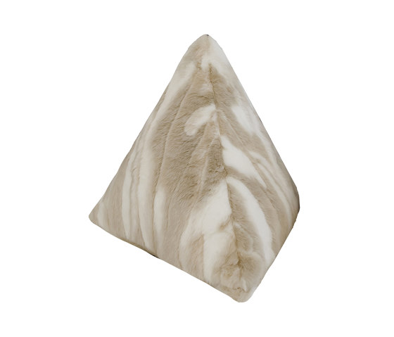 Kunstpelz Kissen | Pyramidenkissen aus beigem und weißem Kunstpelz | Kissen | MX HOME