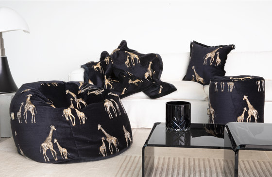 Poltrona a sacco xl | Sgabello in velluto nero con ricamo giraffe | Poltrone sacco | MX HOME