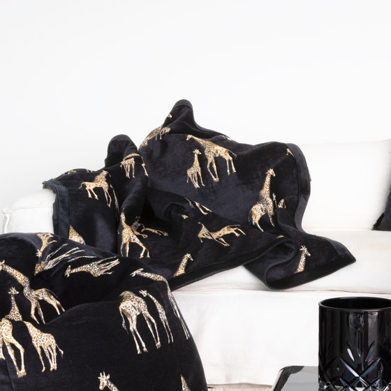 Plaid Velours | Plaid en velours noir avec girafes brodées | Couvertures | MX HOME