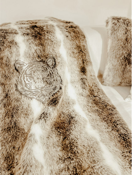 Faux fur blanket | Brown embroidered faux fur blanket | Duvets | MX HOME