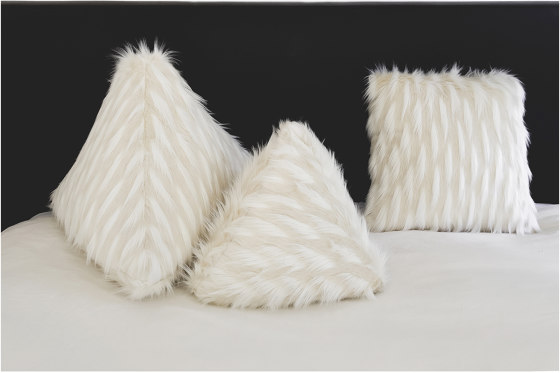 Coussins et Plaids | Coussin en fausse fourrure blanche fluffy | Coussins | MX HOME