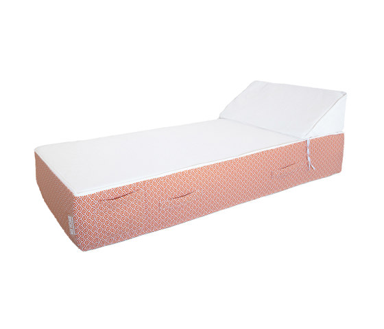 Outdoor-Bett | Außenbett aus Schaumstoff 1 Sitzer, weiß und orange | Sonnenliegen / Liegestühle | MX HOME