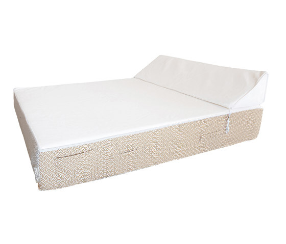 Outdoor-Bett | Außenbett aus Schaumstoff 2 Sitzer, weiß und beige | Sonnenliegen / Liegestühle | MX HOME