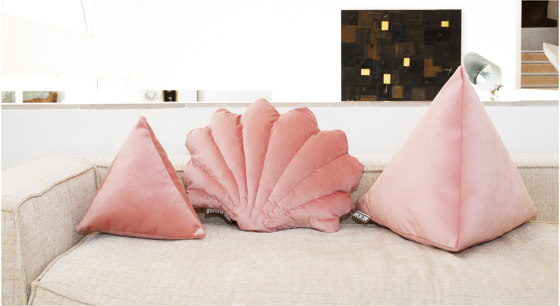 Coussins et Plaids | Coussin coquillage en velours rose poudré | Coussins | MX HOME