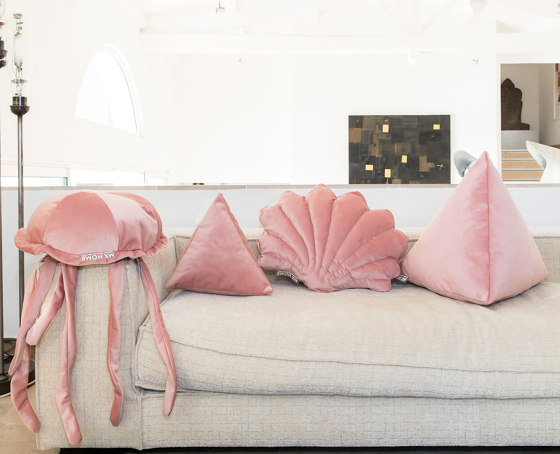 Coussins et Plaids | Coussin coquillage en velours rose poudré | Coussins | MX HOME