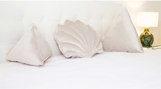 Cushions and Throws | Velvet shell cushion - White | Cushions | MX HOME