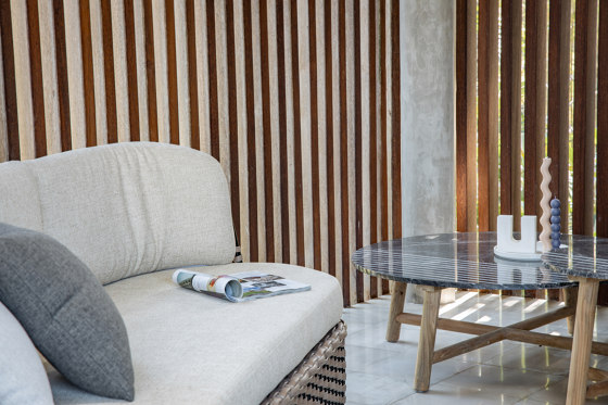Ubud Stripes Coffee Table D100 Marble Top  | Mesas de centro | cbdesign