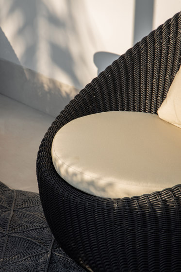 Vovo Lounge Chair  | Armchairs | cbdesign