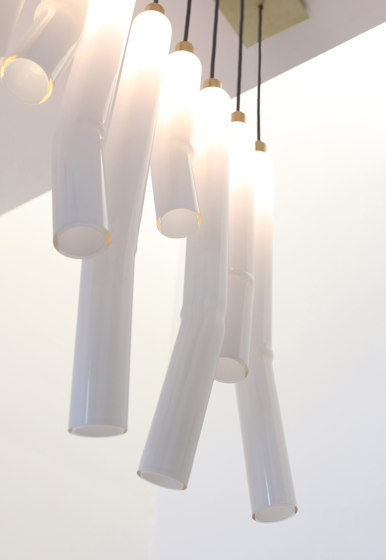 Fold Linear Chandelier | Lámparas de suspensión | SkLO