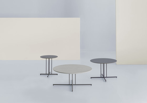 Graphic 955/TBC-40-OUT | Tables d'appoint | Potocco