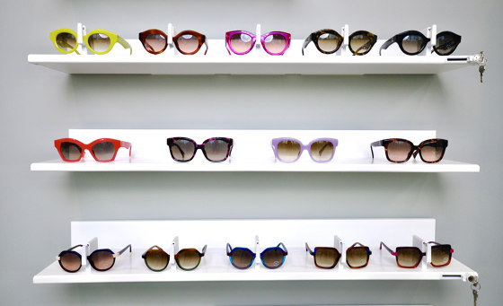 L-body porta gafas | Expositores publicitarios | Top Vision