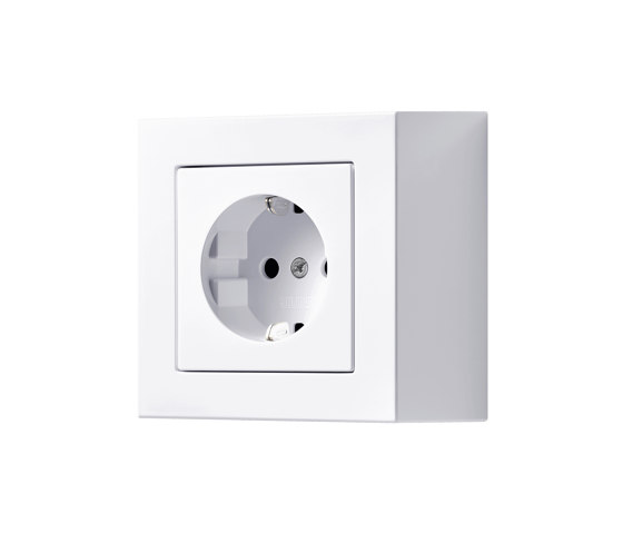 A CUBE SCHUKO socket in white | Prises Schuko | JUNG