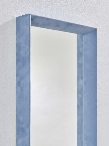 Velvet Blue Small | Miroirs | Deknudt Mirrors