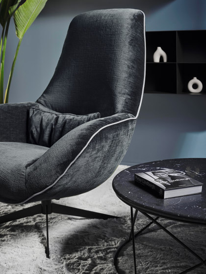 Momo Light Lounge Chair | Poltrone | Christine Kröncke