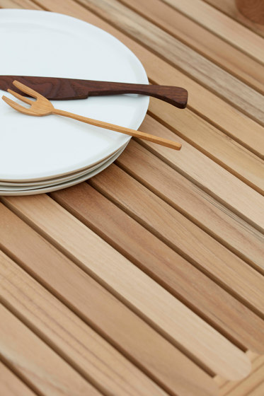 AH902 | Outdoor Dining Table, square | Dining tables | Carl Hansen & Søn