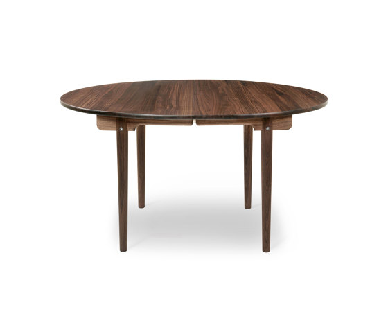 CH337 | Dining Table 115 x 140 | Dining tables | Carl Hansen & Søn