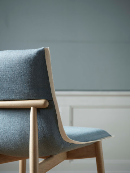 E004 | Embrace Chair | Chaises | Carl Hansen & Søn