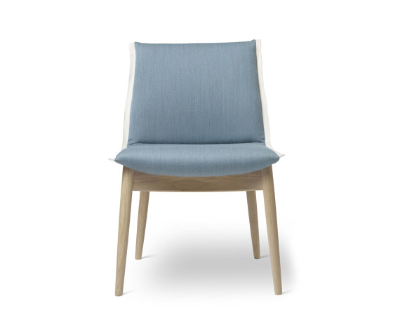 E004 | Embrace Chair | Chaises | Carl Hansen & Søn