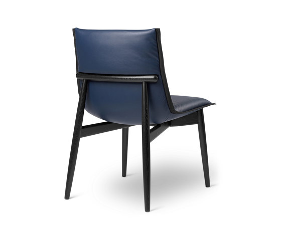 E004 | Embrace Chair | Chairs | Carl Hansen & Søn