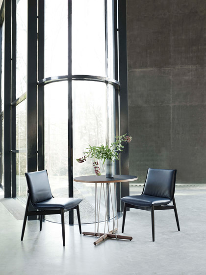 E004 | Embrace Chair | Chaises | Carl Hansen & Søn