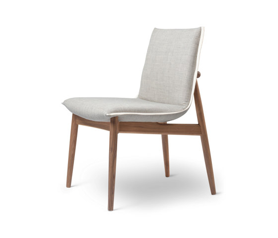 E004 | Embrace Chair | Chairs | Carl Hansen & Søn