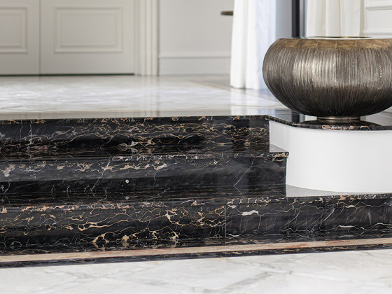 Black natural stones | Nero Portoro | Dalles en pierre naturelle | Margraf