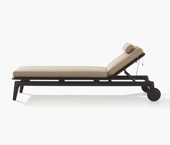 Magnolia sunbeds | Day beds / Lounger | Poliform