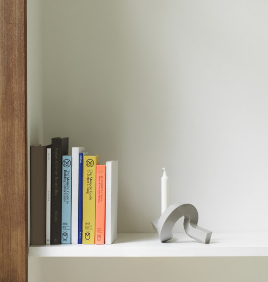 Crooked Candlestick One Warm Grey | Portacandele | Normann Copenhagen