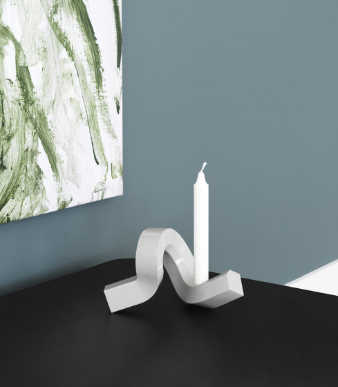 Crooked Candlestick One Warm Grey | Portacandele | Normann Copenhagen