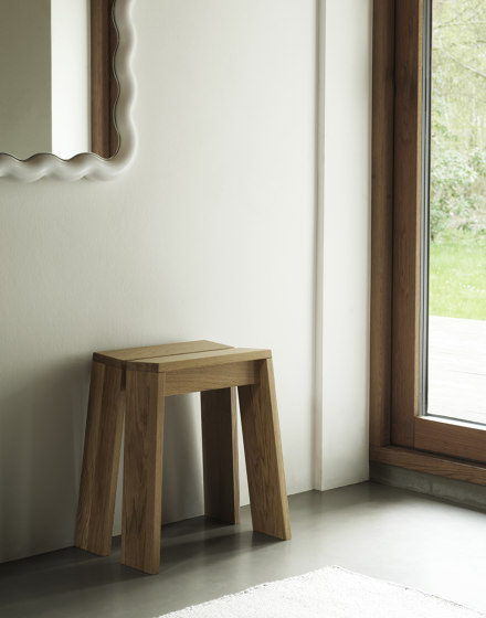 Let Stool Oak | Stools | Normann Copenhagen