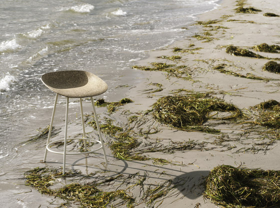 Mat Barstool 65 cm Cream Steel - Seaweed | Sgabelli bancone | Normann Copenhagen