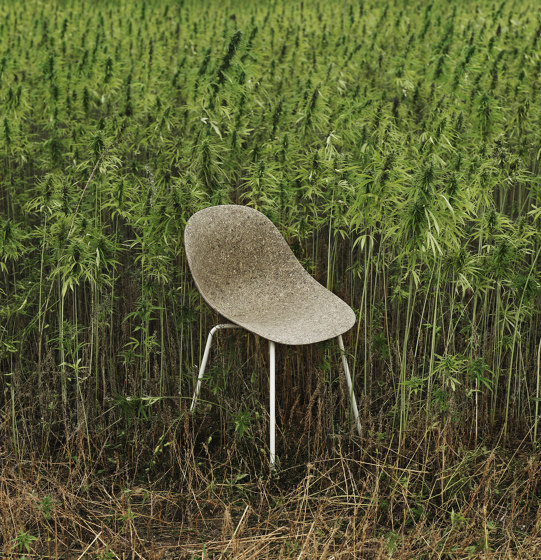 Mat Chair Cream Steel - Seaweed | Chaises | Normann Copenhagen