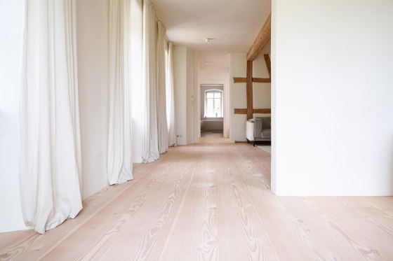 HIRAM Habitat Douglas Fir Solid Wide Plank Flooring | Suelos de madera | HIRAM Habitat