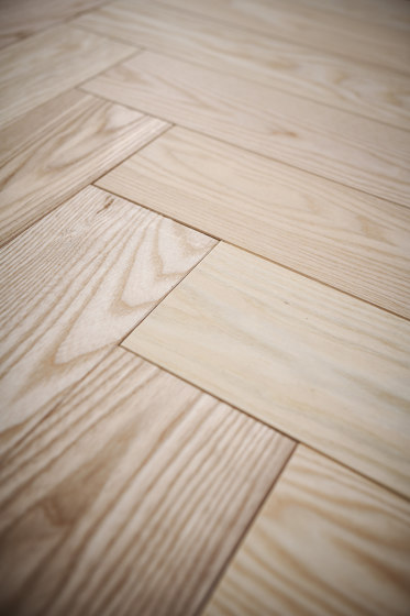 HIRAM Habitat Ash Herringbone Parquet | Wood flooring | HIRAM Habitat