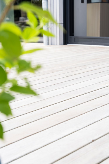 HIRAM Habitat Douglas Fir Rift Terrace Decking | Suelos de madera | HIRAM Habitat