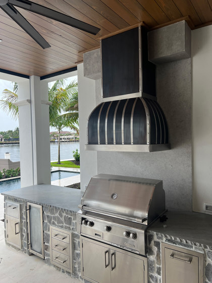 BBQ Range Hood - Blackened Steel - BISTRO | Hottes  | AMORETTI BROTHERS