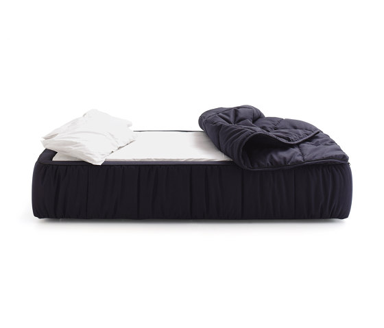 Strips Bed | Beds | ARFLEX