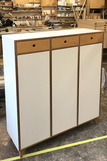 Brad 140 Shoe Cabinet | Cabinets | Andreas Janson