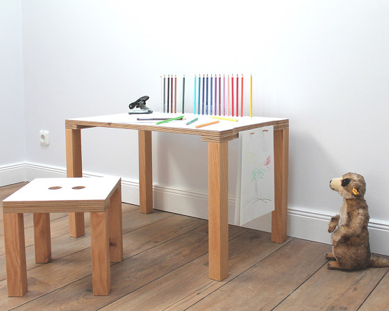 Emily 24 Children's Table | Tables enfants | Andreas Janson