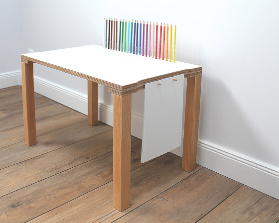 Emily 24 Children's Table | Tables enfants | Andreas Janson