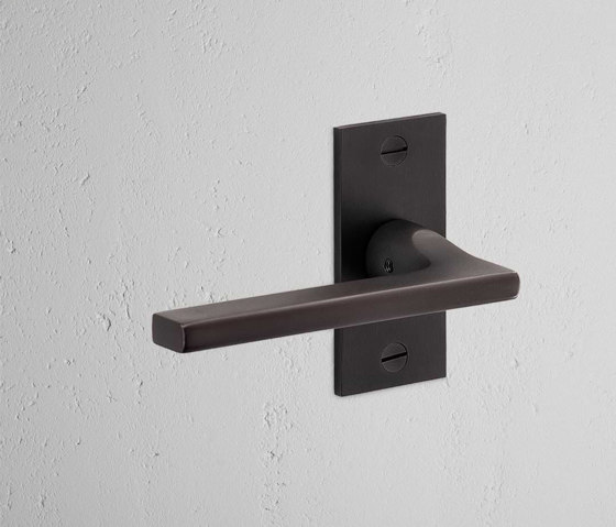 Clayton Short Plate Fixed Door Handle | Lever handles | Corston Architectural Detail