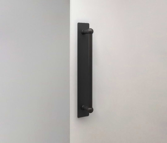 Tirador simple Harper con placa de 320 mm | Tiradores de puerta | Corston Architectural Detail