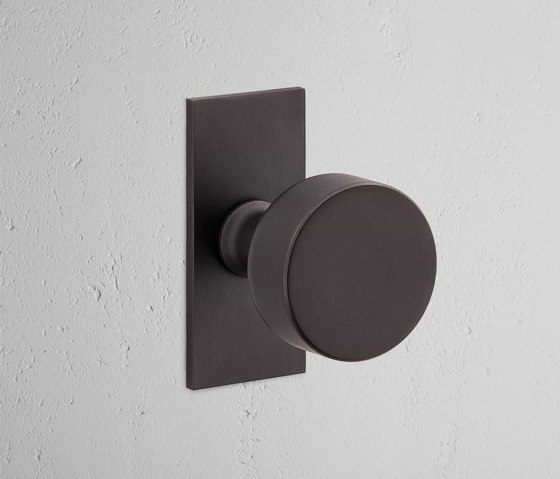 Onslow Short Plate Fixed Door Knob | Knob handles | Corston Architectural Detail