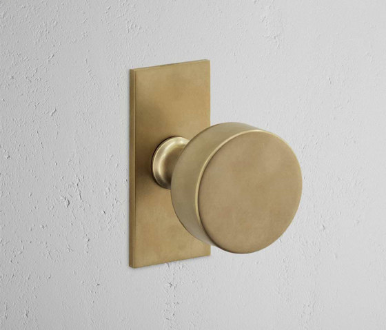 Onslow Short Plate Fixed Door Knob | Knob handles | Corston Architectural Detail