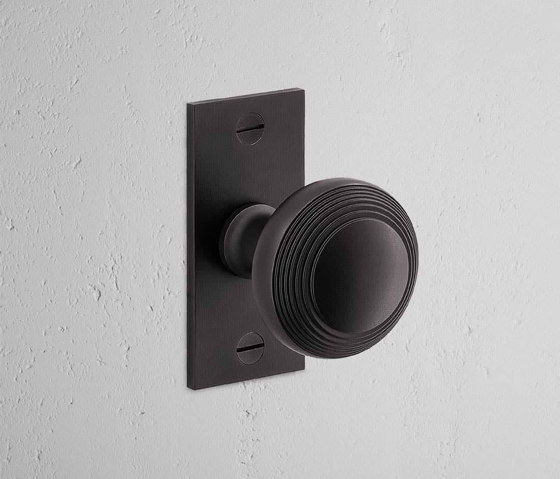 Poplar Short Plate Fixed Door Knob | Knob handles | Corston Architectural Detail