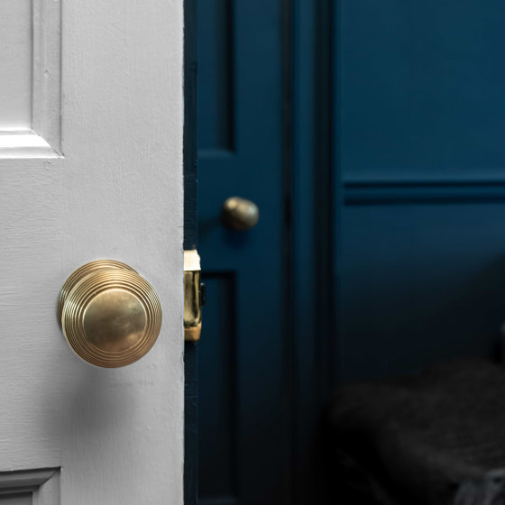 Poplar Sprung Door Knob | Knob handles | Corston Architectural Detail