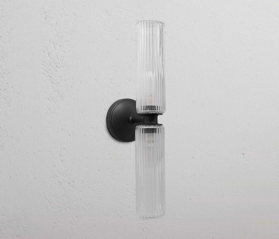 Aplique de pared Claremont mediano con vidrio acanalado | Lámparas de pared | Corston Architectural Detail