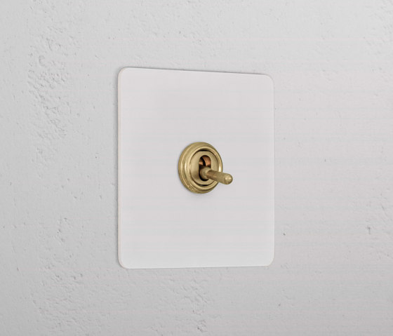 1G Two Way Toggle Switch | Interruptores a palanca | Corston Architectural Detail